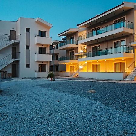 Ofrynio Deluxe Apartments Ofrínio Kültér fotó