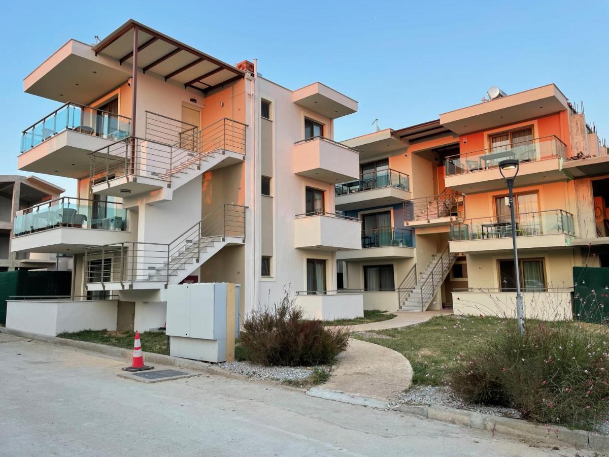 Ofrynio Deluxe Apartments Ofrínio Kültér fotó