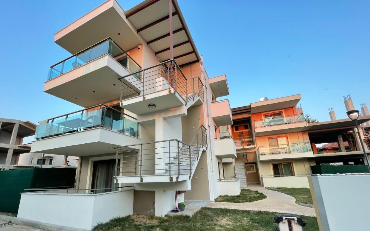 Ofrynio Deluxe Apartments Ofrínio Kültér fotó