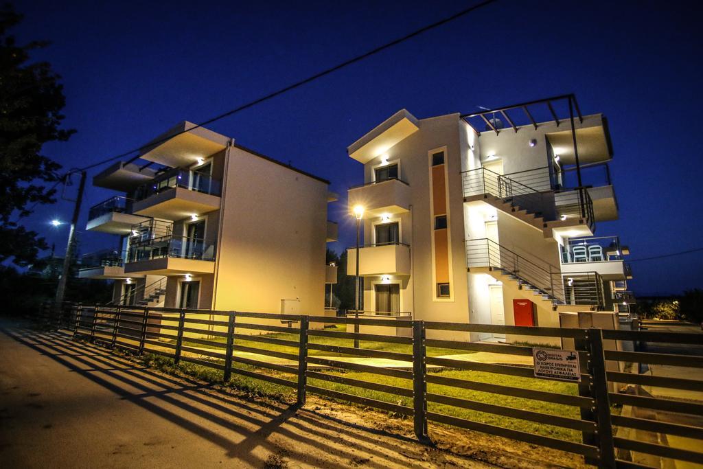 Ofrynio Deluxe Apartments Ofrínio Kültér fotó