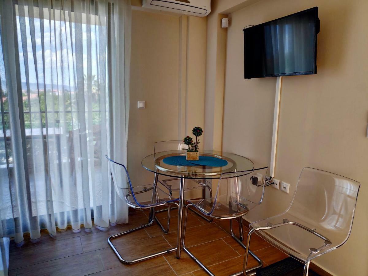 Ofrynio Deluxe Apartments Ofrínio Kültér fotó