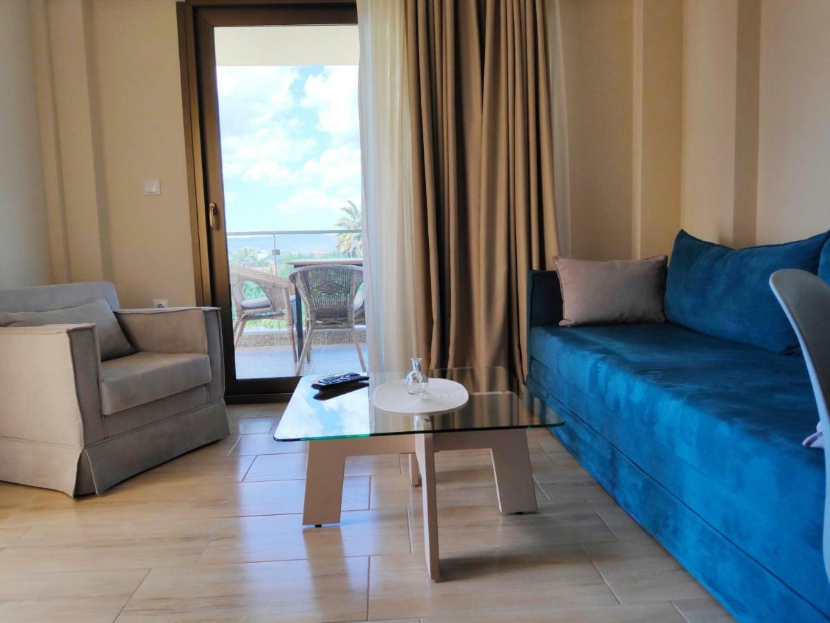 Ofrynio Deluxe Apartments Ofrínio Kültér fotó