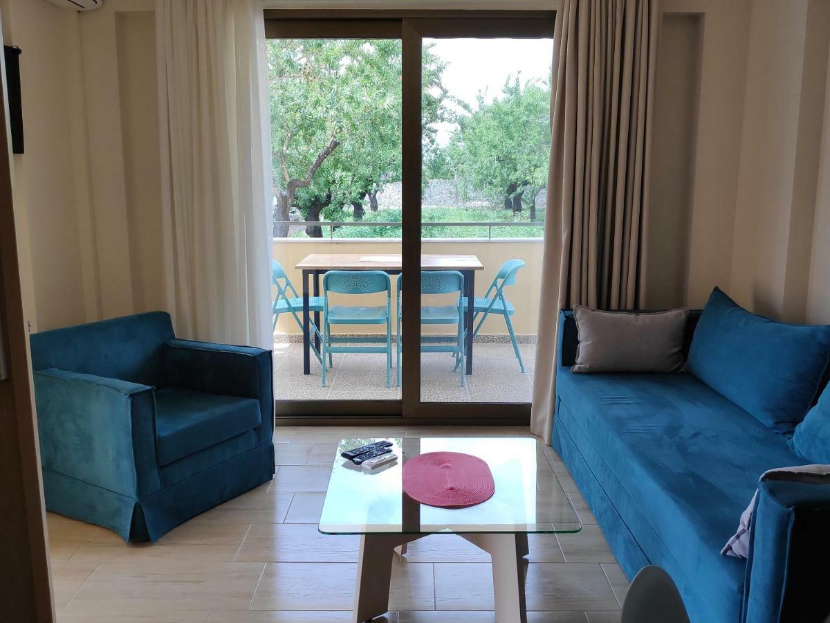 Ofrynio Deluxe Apartments Ofrínio Kültér fotó